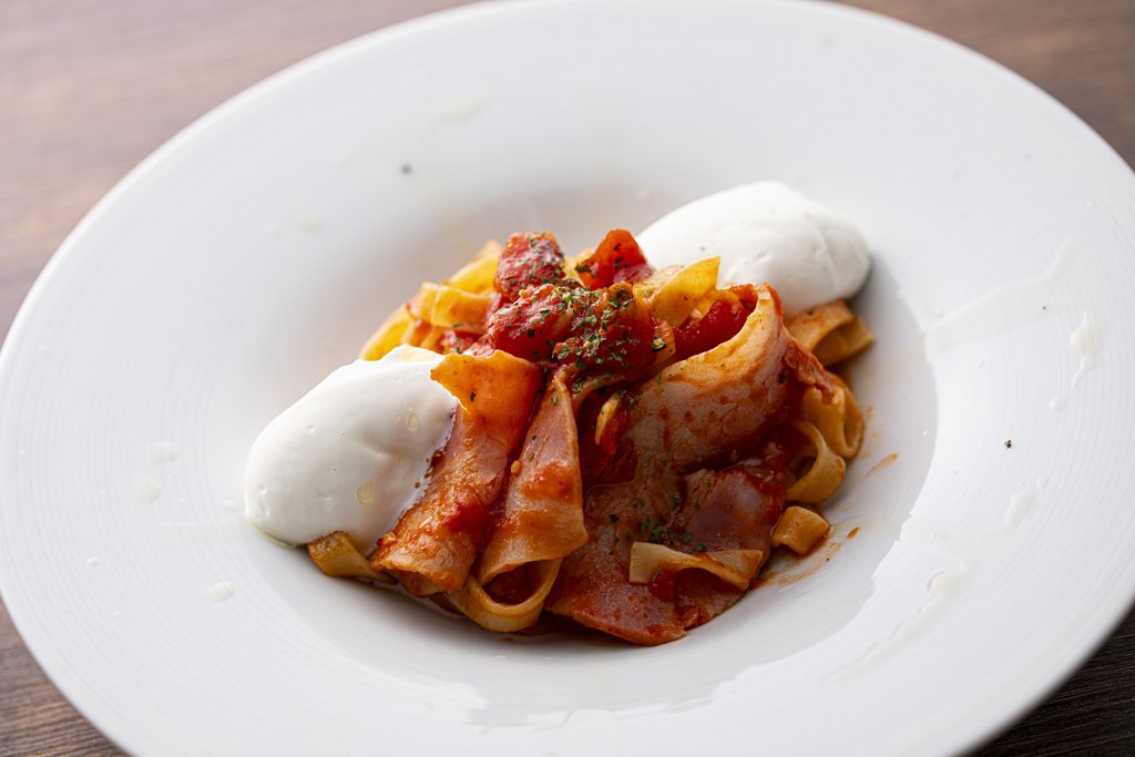 トマトソースのパスタ
