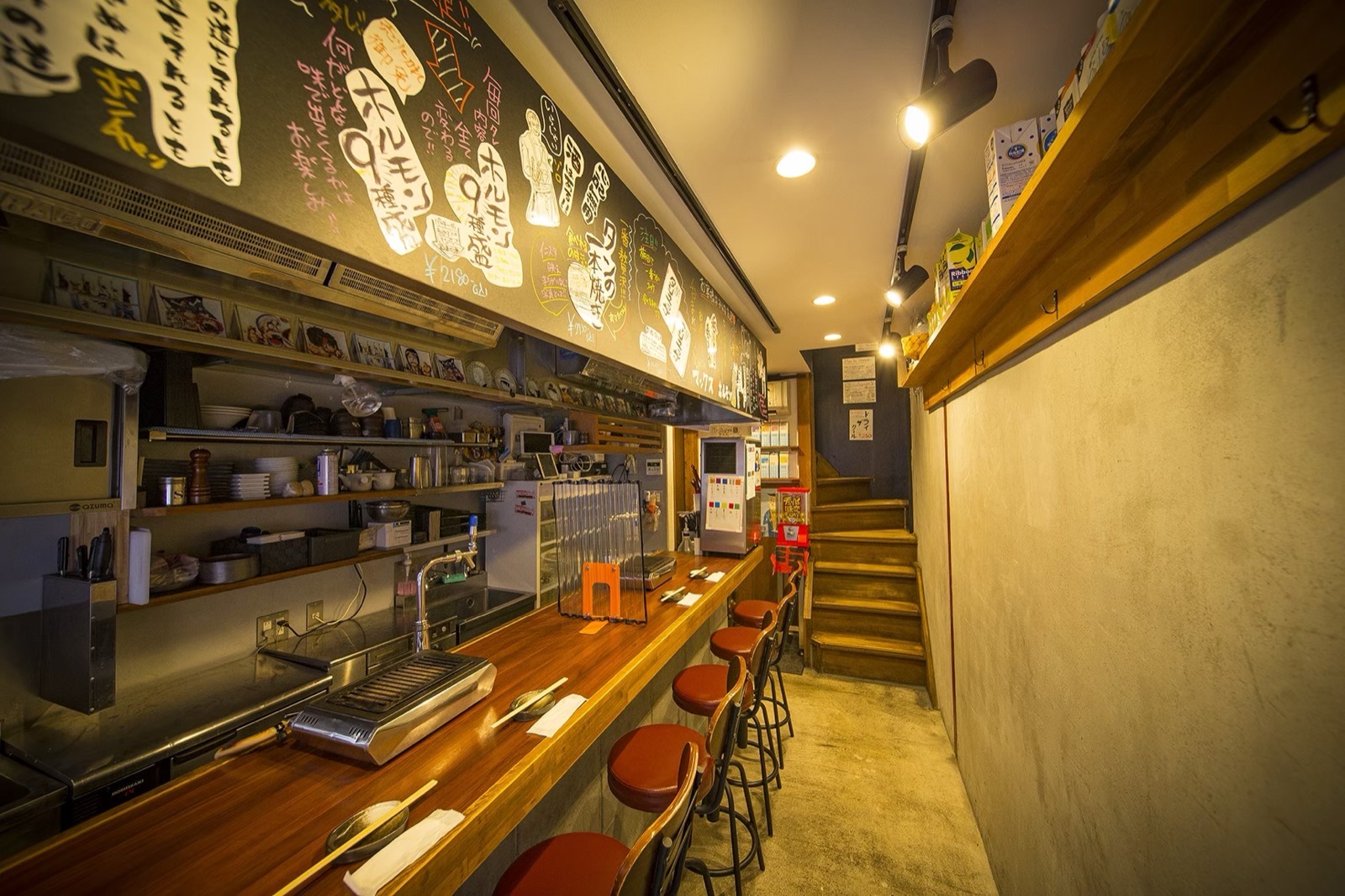 路地裏焼肉 マックスザホルモン 店内